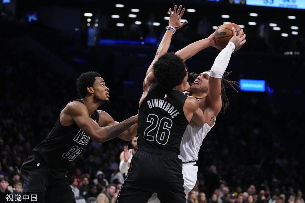 怀特在场上 怀特在场上