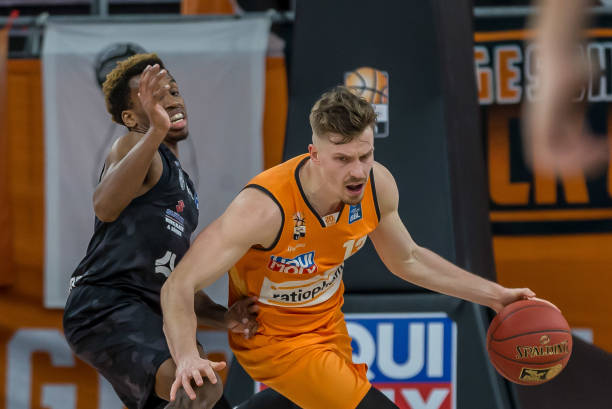 还是孙颖莎 还是孙颖莎