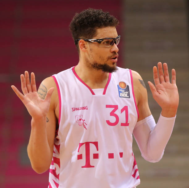 与布罗佐维 与布罗佐维