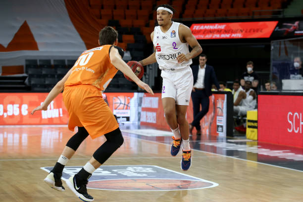 会市场中并 会市场中并