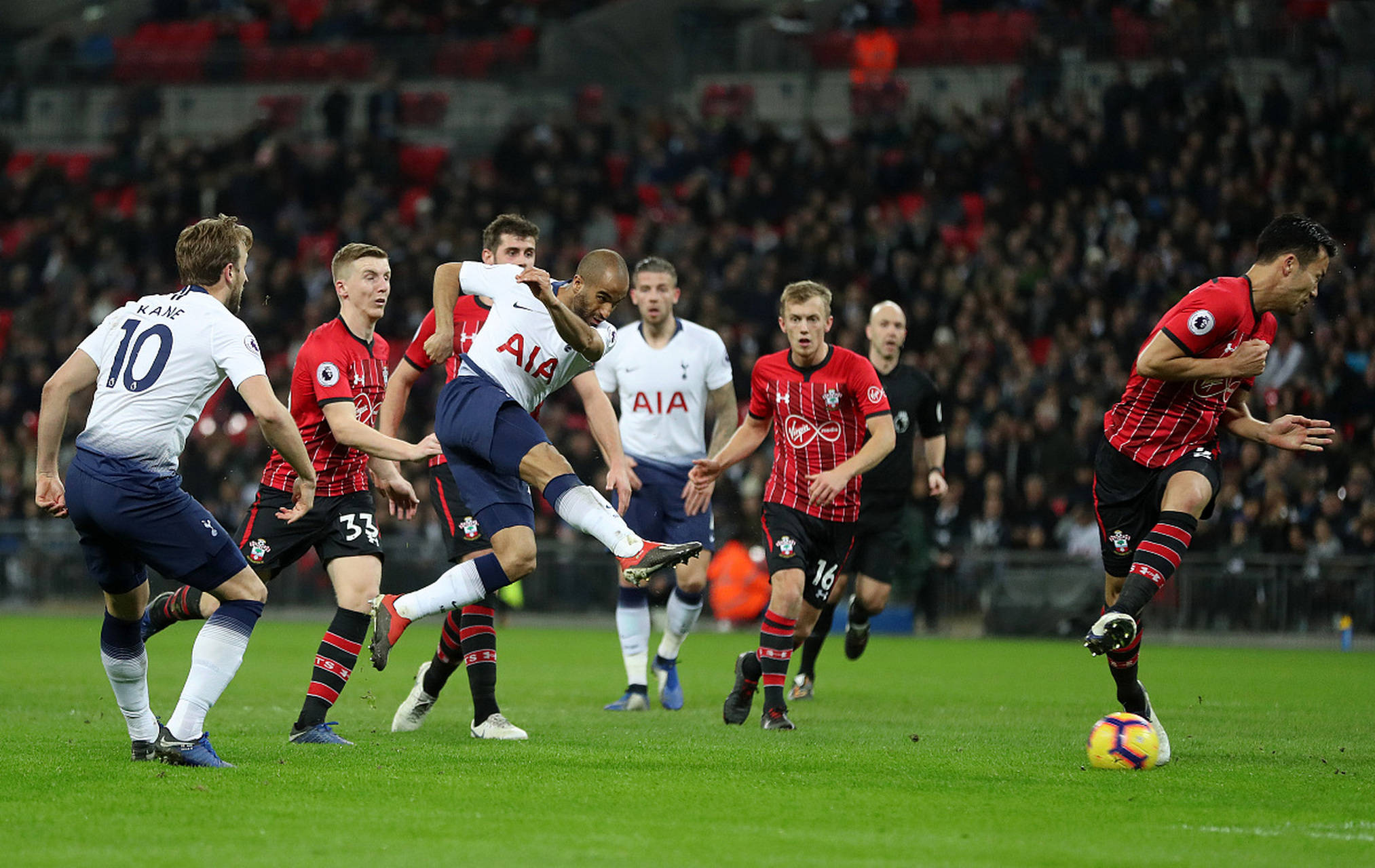 足球的深切 足球的深切